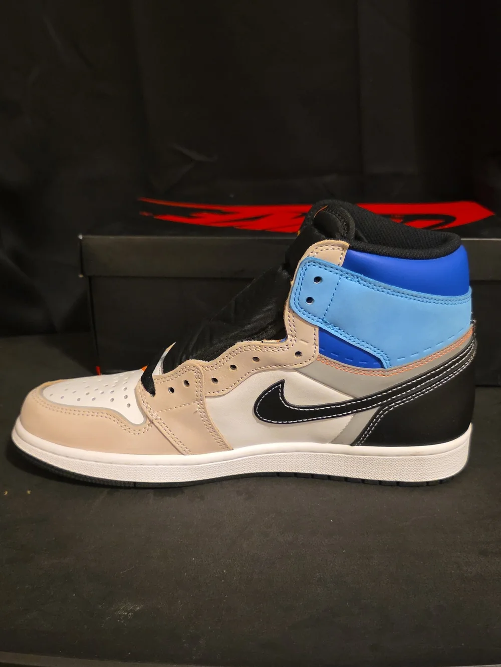 FOR SALE BRAND NEW AIR JORDAN RETRO 1 
